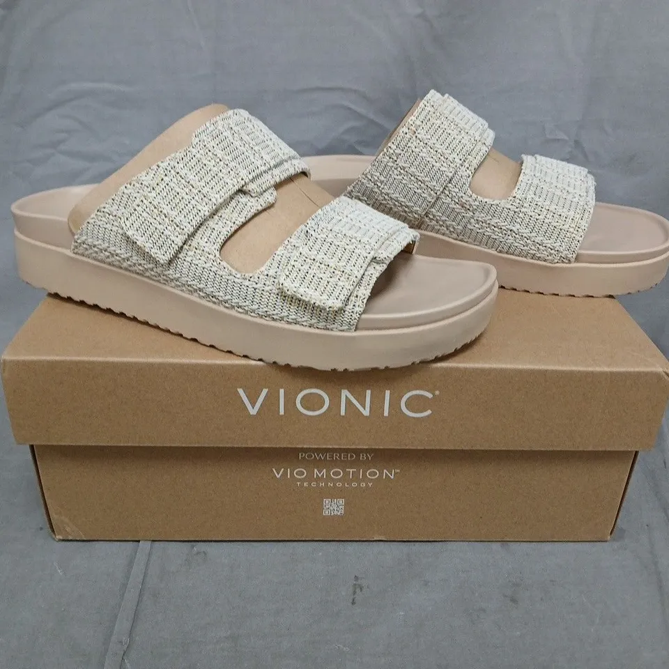 BOXED PAIR OF VIONIC RYDER SANDALS IN CREAM/GOLD SIZE 7