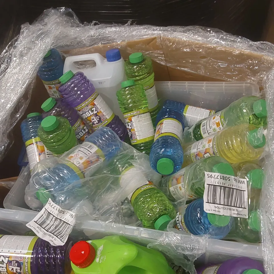 PALLET CONTAINING A VERY LARGE QUANTITY OF ASSORTED ITEMS INCLUDING: DE-ICER, BUBBLZ SOLUTION, CAR SHAMPOO ECT