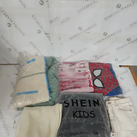 BOX OF ASSORTED CHILDRENS CLOTHING VARYING IN SIZE/COLOUR/STYLE TO INCLUDE: TOPS, DRESSES, JUMPERS