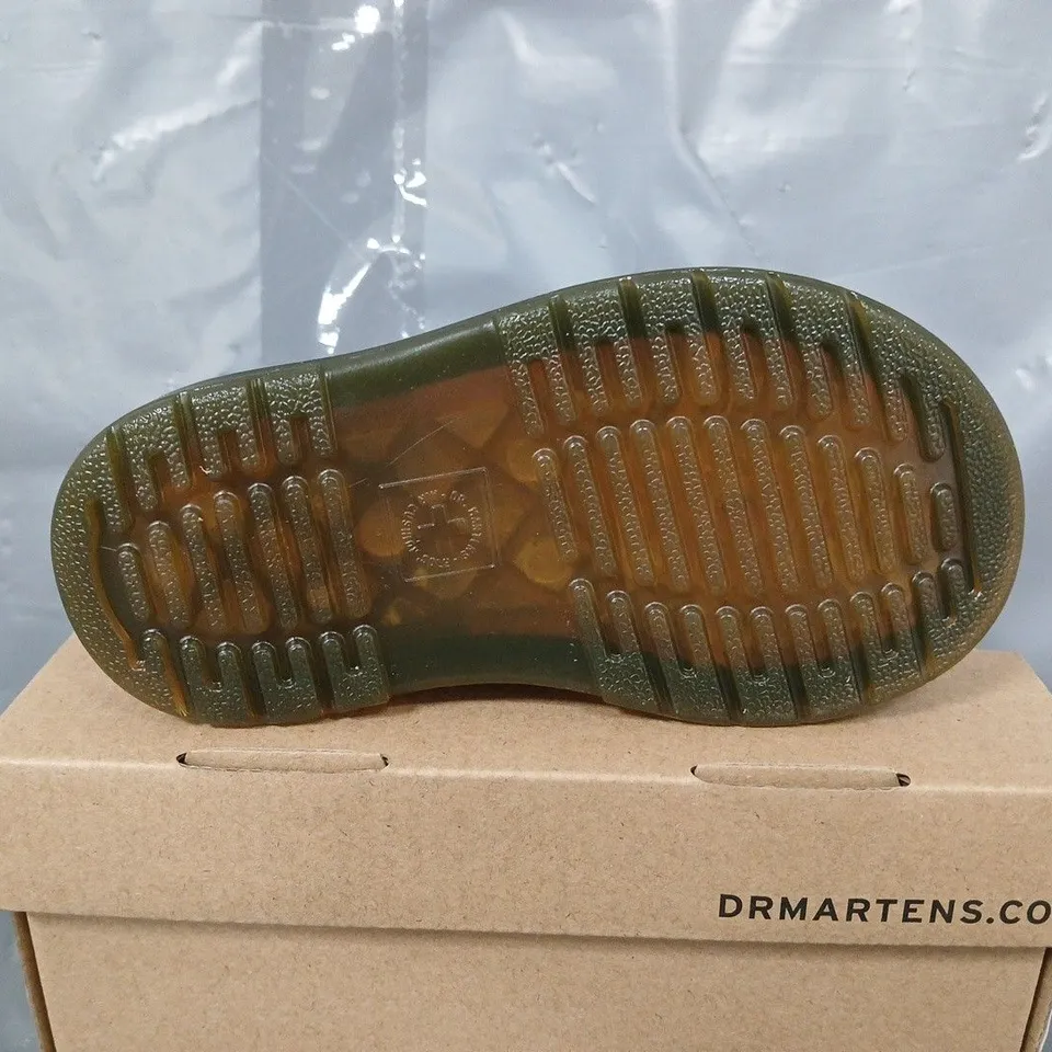 BOXED DR MARTENS MOBY II KIDS SHOES -KIDS SIZE UK 6 