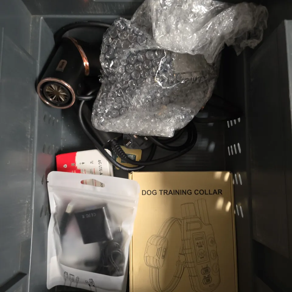 APPROXIMATELY 10 ASSORTED ELECTRICAL PRODUCTS TO INCLUDE WIRELESS SPEAKER, DOG TRAINING COLLAR, SCIENTIFIC CALCULATOR ETC 