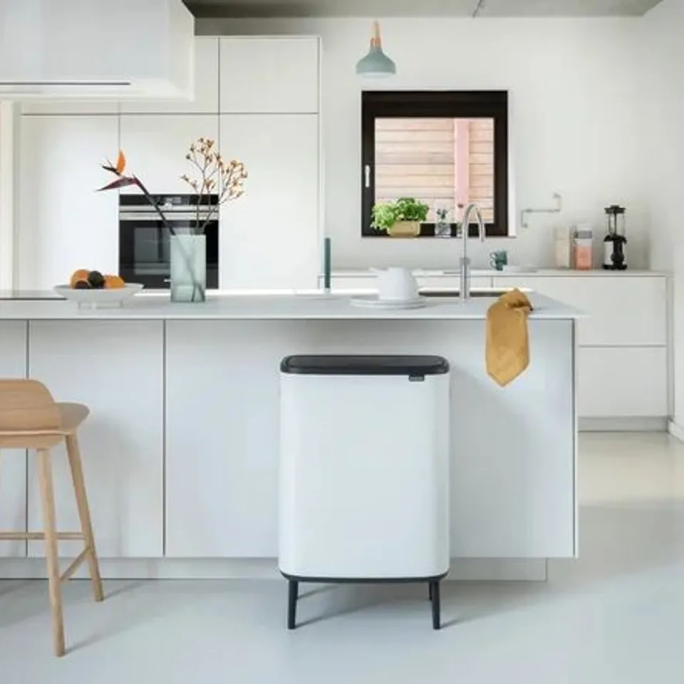 BOXED BRABANTIA BO HI 60 LITRE TOUCH BIN
