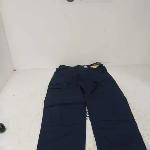REGATTA PROFESSIONAL MENS NAVY TROUSERS – UK 32 / EU 46 (INSIDE LEG 33IN)
