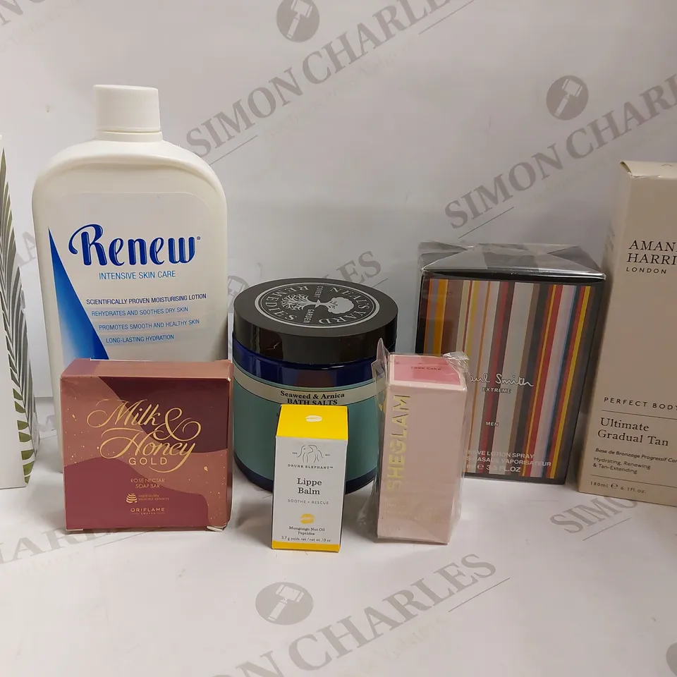 BOX OF APPROX 20 COSMETIC ITEMS TO INCLUDE PAUL SMITH EXTREME, RENEW INTENSIVE SKIN CARE CREAM, AMANDA HARRINGTON ULTIMATE GRADUAL TAN