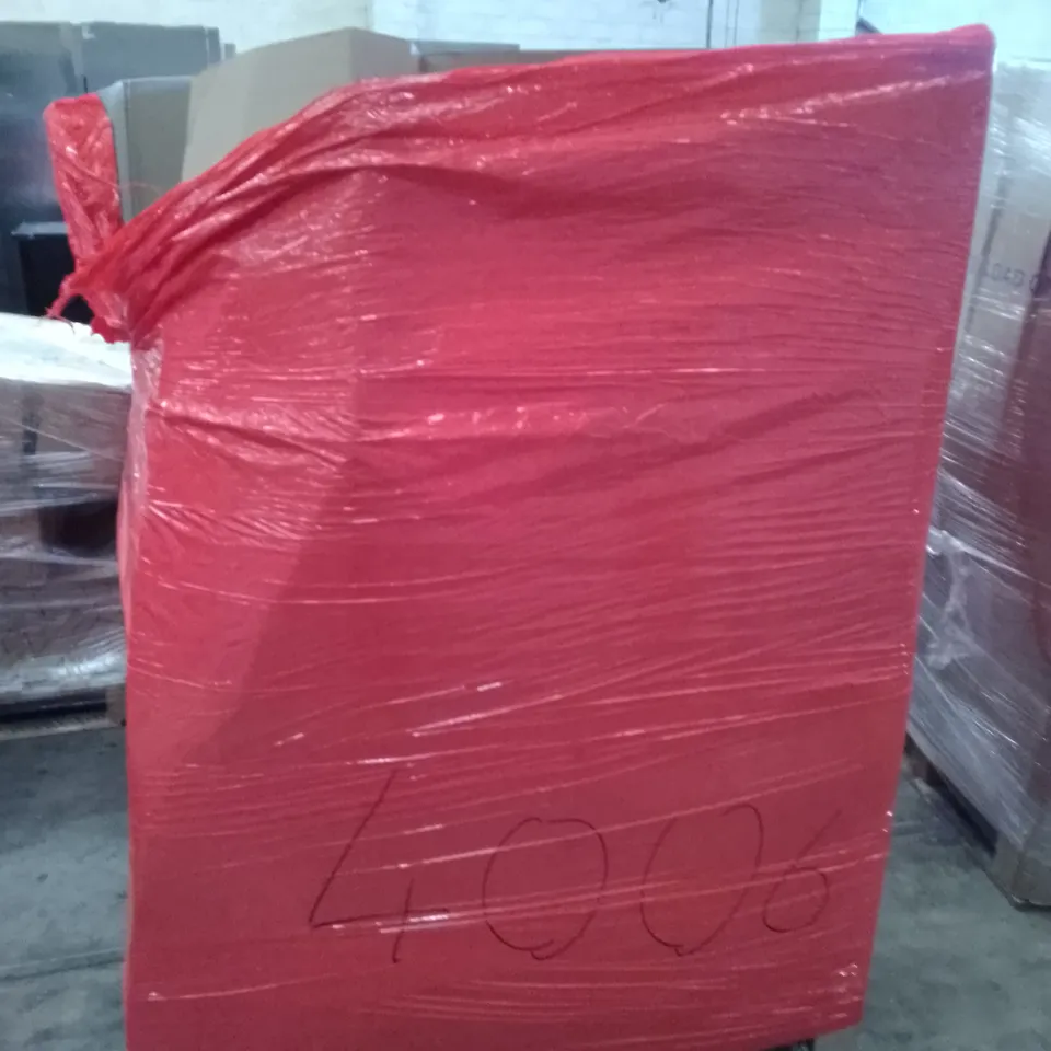 PALLET OF ASSORTED ITEMS INCLUDING PRIVACY FILTER, KMINA COMFORT CHAIR WITH HANDLES, BOWSER COSTUME, INOFIA SMALL DOUBLE MATTRESS TOPPER