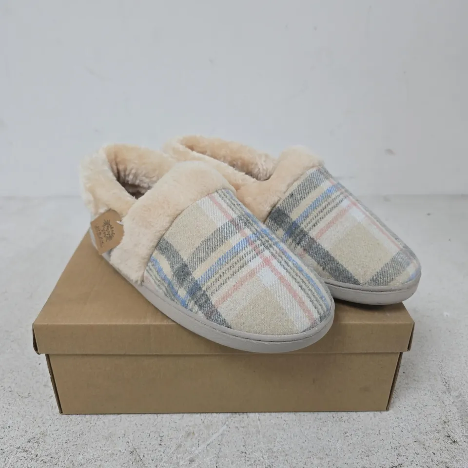 JO & JOE HERITAGE OATMEAL WOMEN'S SLIPPERS – UK 7