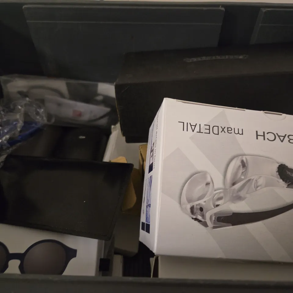 APPROXIMATELY 15 ASSORTED VISION CARE ITEMS TO INCLUDE - EYEWEAR GLASSES , CARRY CASES ETC