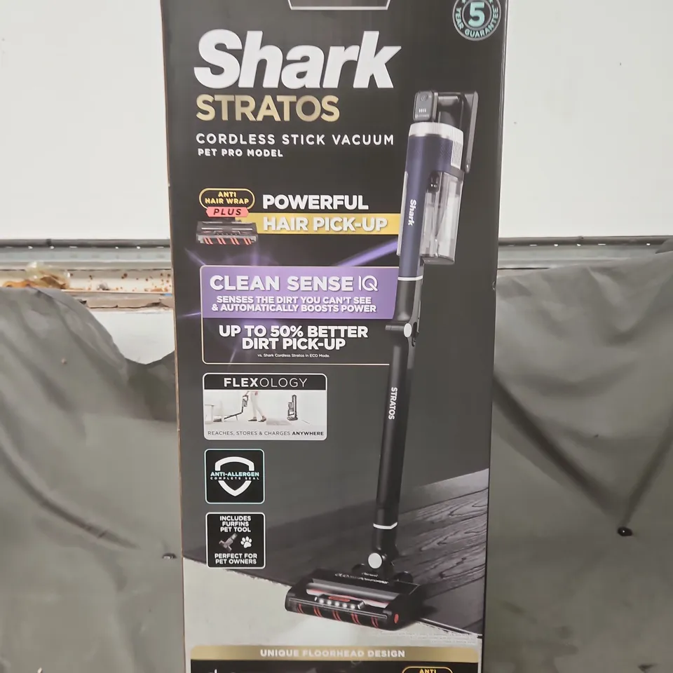 SHARK STRATOS CORDLESS STICK VACUUM – PET PRO MODEL (BOXED)