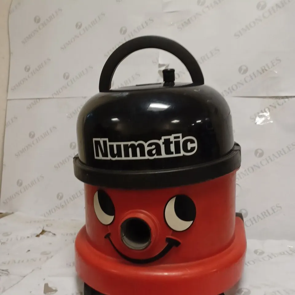 NUMATIC INTERNATIONAL HENRY HOOVER HVR200