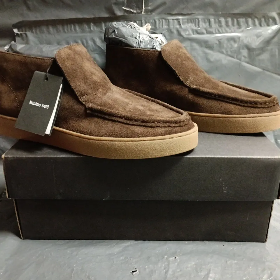 BOXED PAIR OF MASSIMO DUTTI SHOES IN BROWN SIZE UK 7