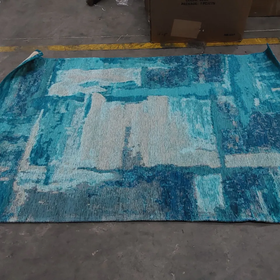 SMART HALI AQUA RUG // SIZE: 135 X 200cm