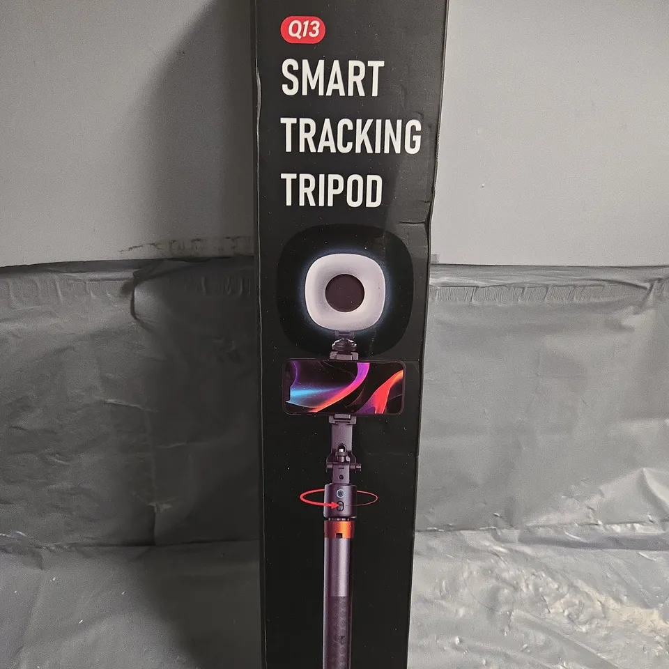 BOXED ARBENLULU Q13 SMART TRACKING TRIPOD