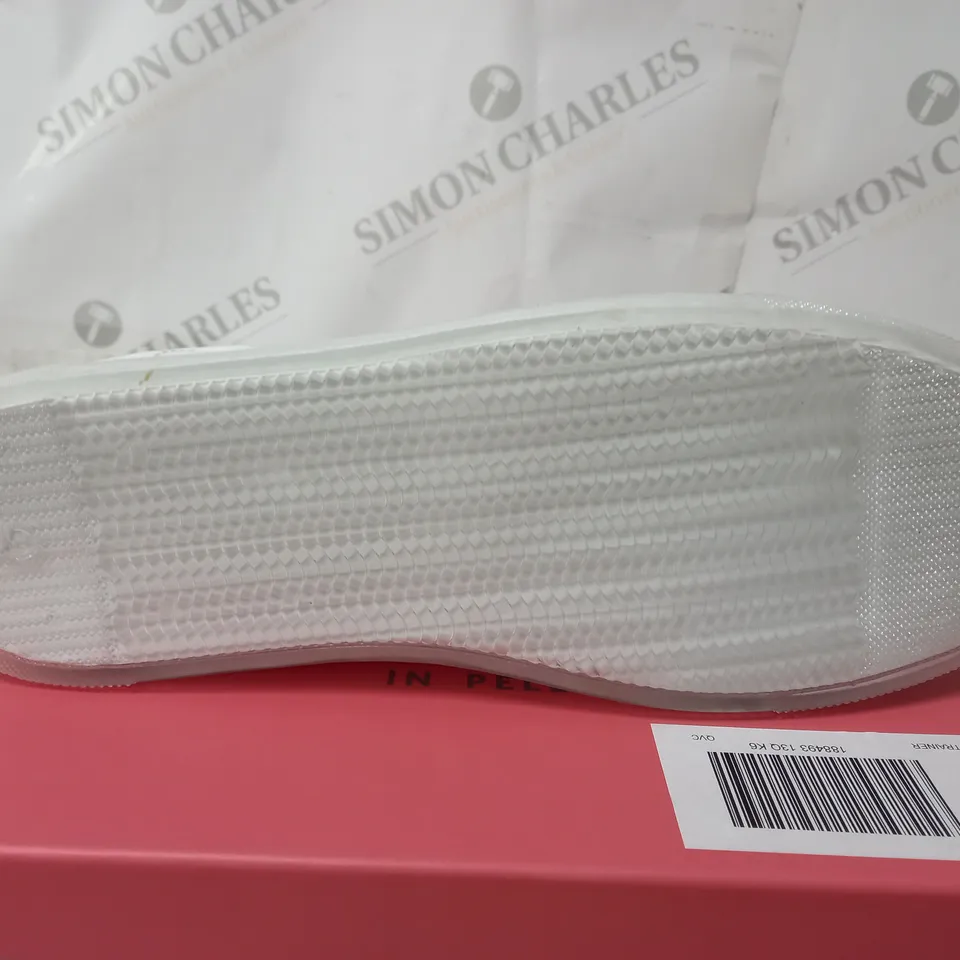 BOXED MODAIN PELLE AFLOWER WHITE SHOES SIZE 39
