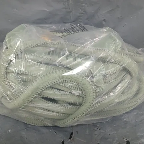 BOX OF APPROXIMATELY 10 ASSORTED HOUSEHOLD ITEMS TO INCLUDE GARDEN HOSE, ETC - COLLECTION ONLY