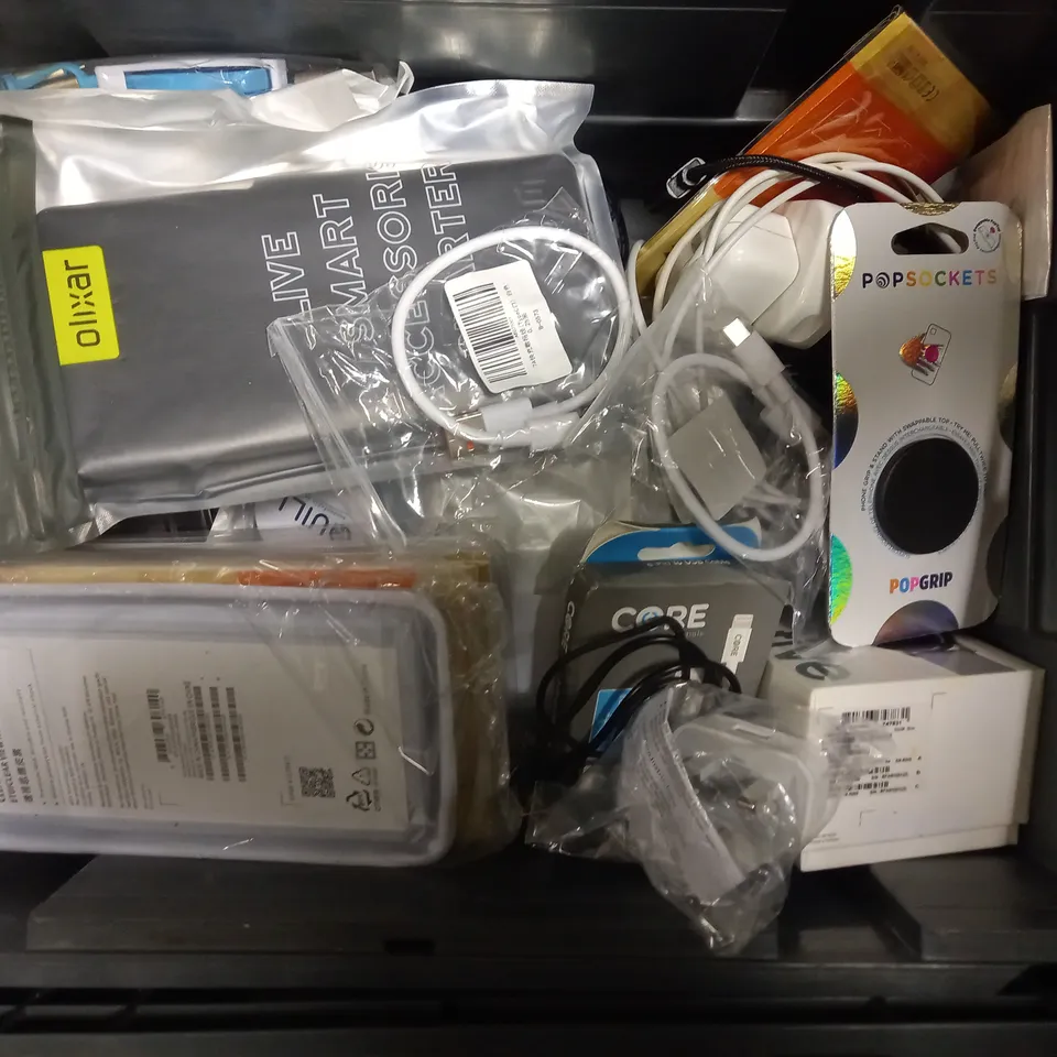 LOT OF APPROXIMATELY 20 PHONE ACCESSORIES, TO INCLUDE CASES, SCREEN PROTECTORS, ETC 
