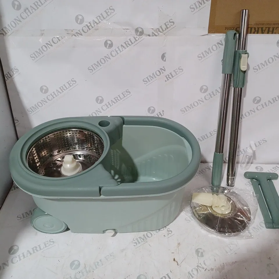 BOXED SPIN MOP WITH ACCESSORIES 
