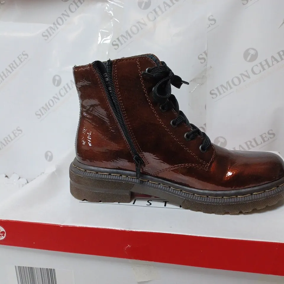 PAIR OF RIEKER LACE ANKLE BOOTS IN BRONZE - 5