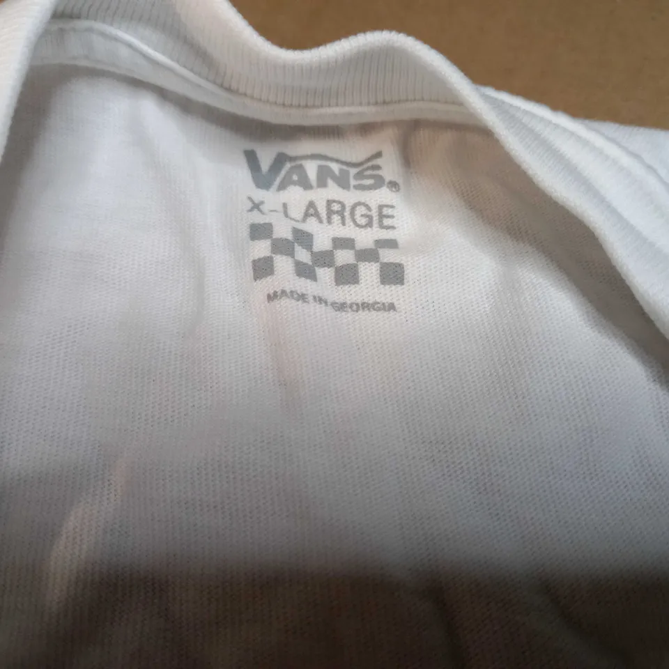 VANS WHITE/ANIMAL PRINT SLEEVE T-SHIRT - XLARGE