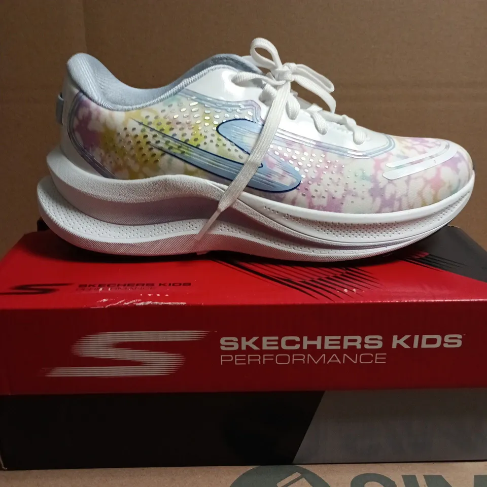 BOXED PAIR OF SKECHERS KIDS PERFORMANCE SNEAKERS – PASTEL TIE-DYE, UK 2.5