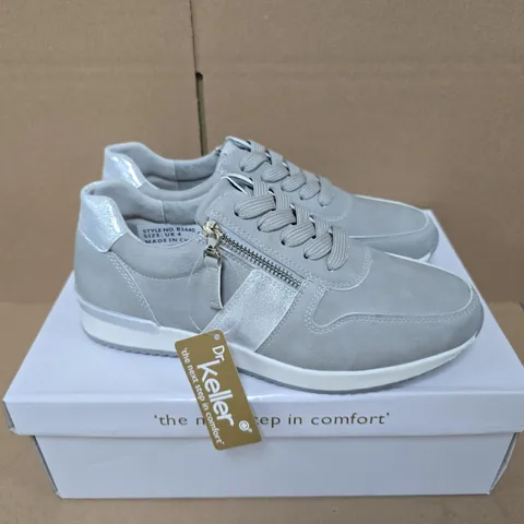 BOXED PAIR OF DR KELLER MARTINA SHOES IN GREY - SIZE 4