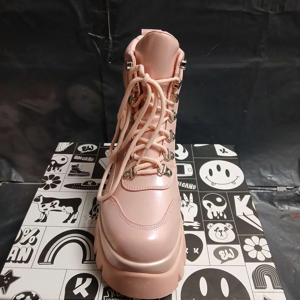 BOXED PAIR OF KOI GOOEY BUBBLEGUM PLATFORM BOOTS – UK SIZE 3