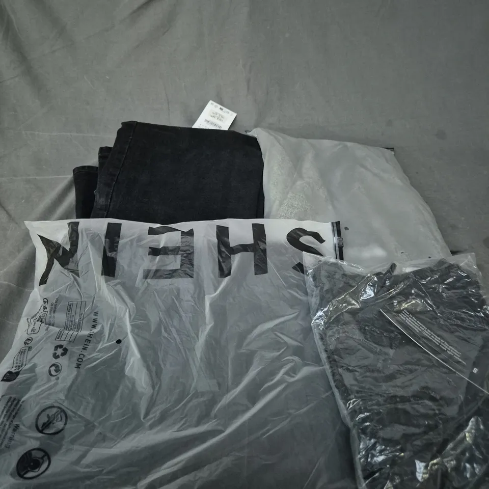 APPROXIMATELY 25 ASSORTED CLOTHING AND FASHION PRODUCTS IN VARIOUS STYLES AND SIZES - COLLECTION ONLY