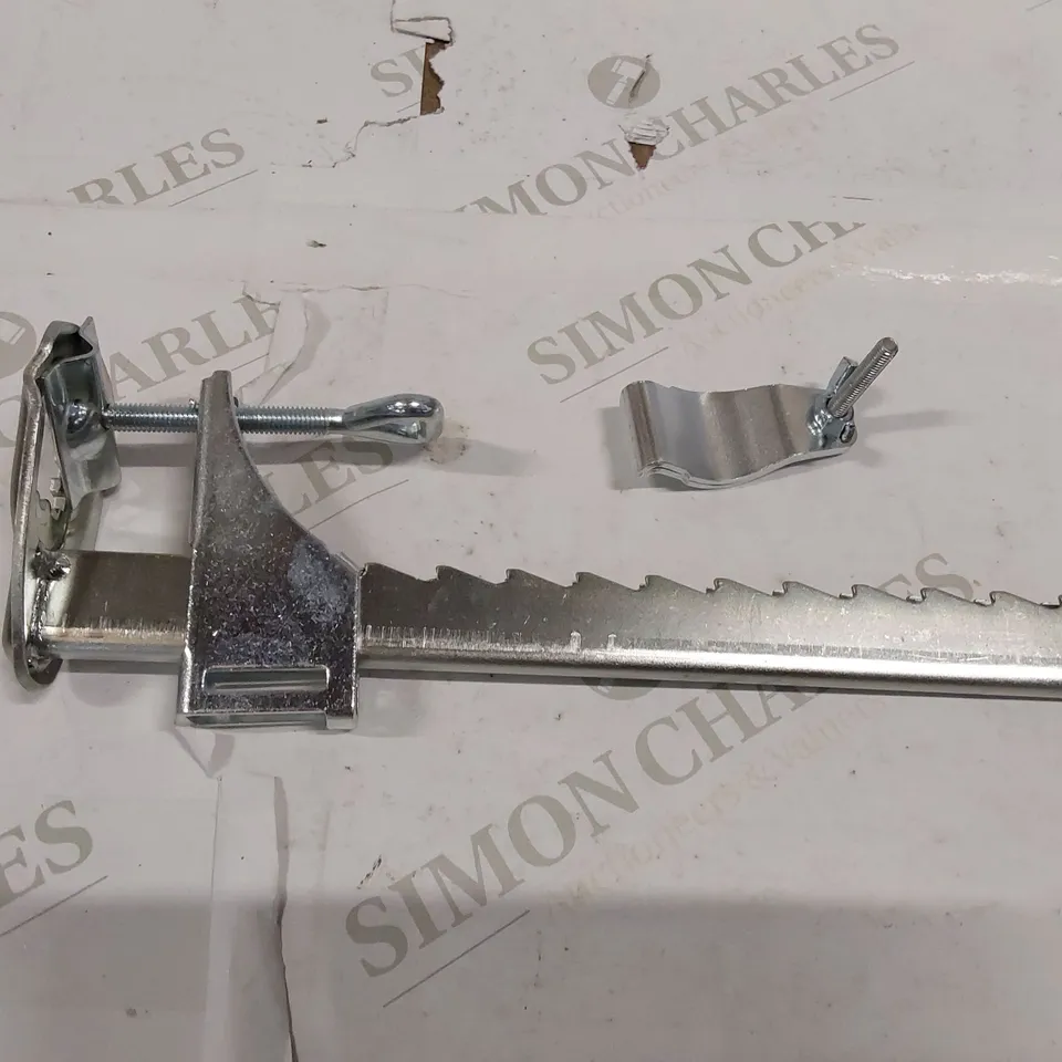 BOXED MIKYTOPER PARASOL CLAMP // CLAMPING RANGE: 0 - 20CM (1 BOX)