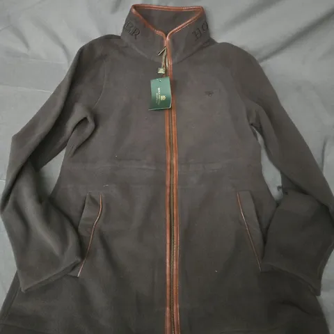 HOLLAND COOPER COUNTRY LONGLINE FLEECE JACKET – KHAKI, SIZE M