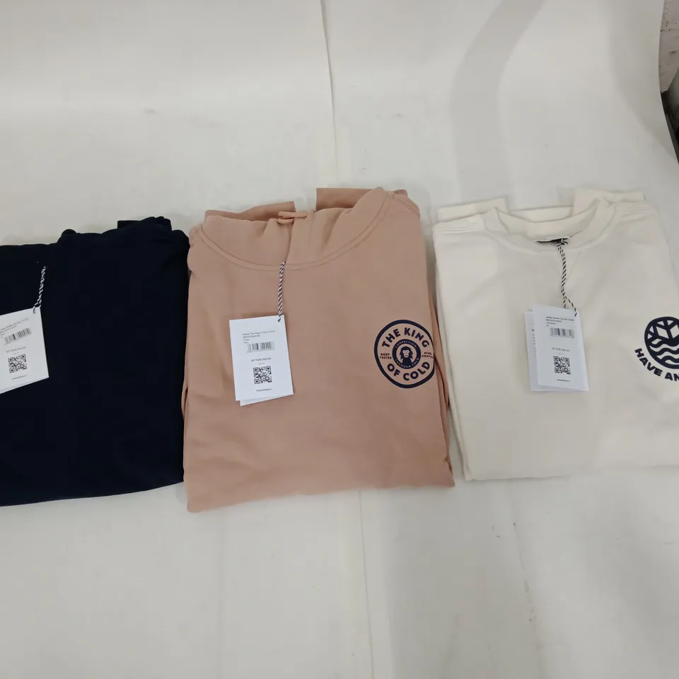 BOX OF MIXED ASSORTMENT OF BRAND NEW BRASS MONKEY CLOTHING ITEMS INCLUDING - HOODIES, SWEATERS - MIXED SIZES - APPROXIMATELY 15 ITEMS