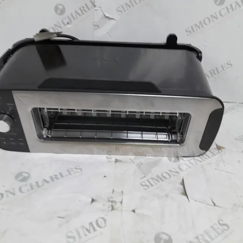 BOXED NINJA 2 IN 1 TOASTER & GRILL ST100UK