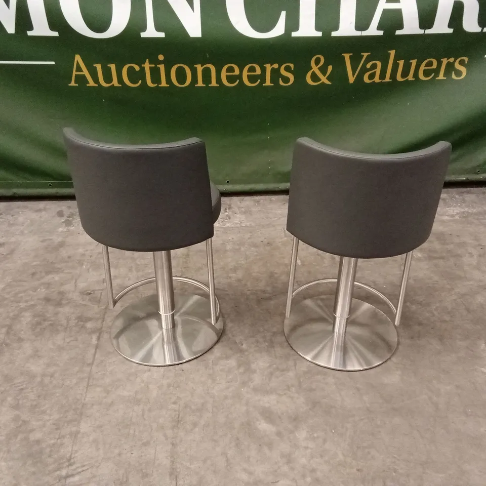 SET OF 2 QUALITY DESIGNER MONZA GAS-LIFT BARSTOOLS, GREY PU LEATHER