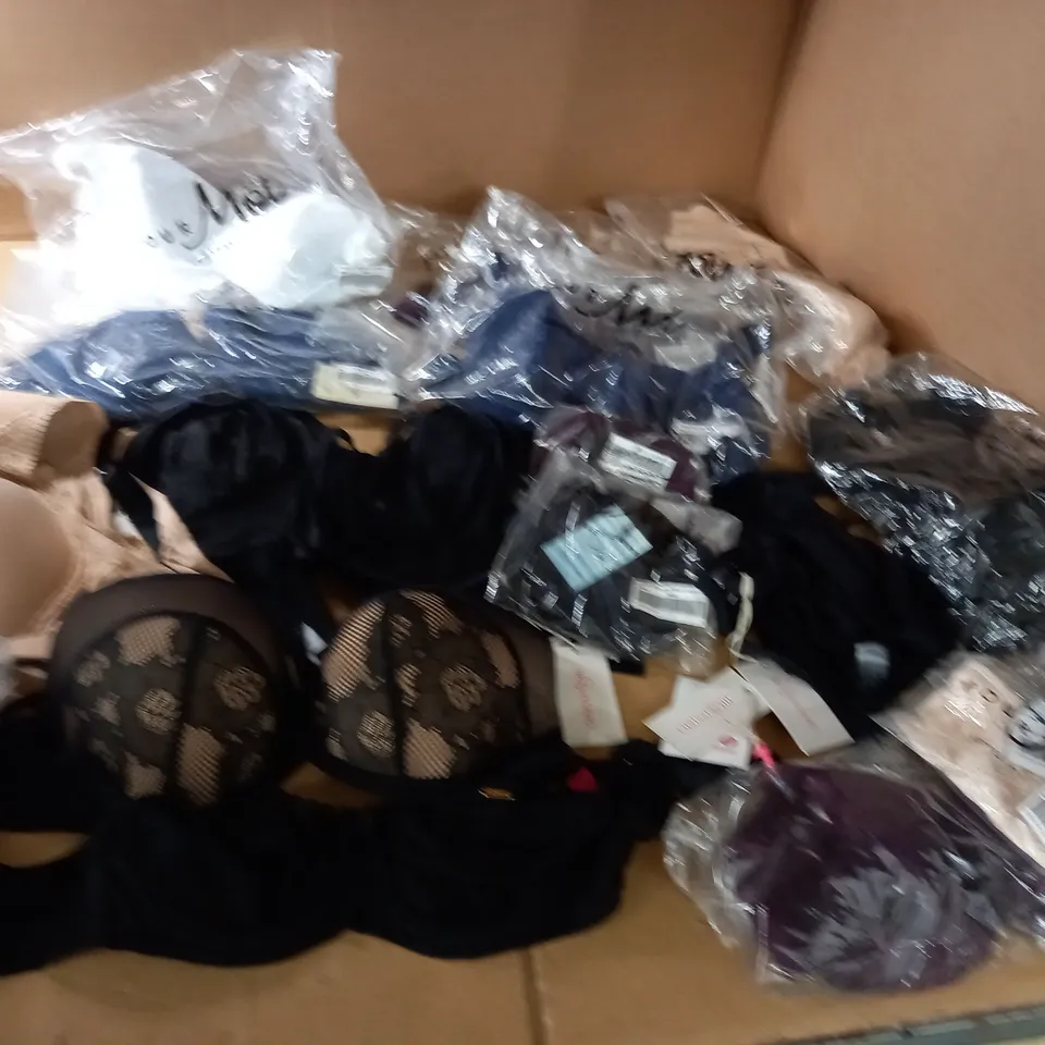 LO TOF ASSORTED BRAS IN VARIOUS SIZES TO INCLUDEE POUR MOI AND BRAVISSIMO