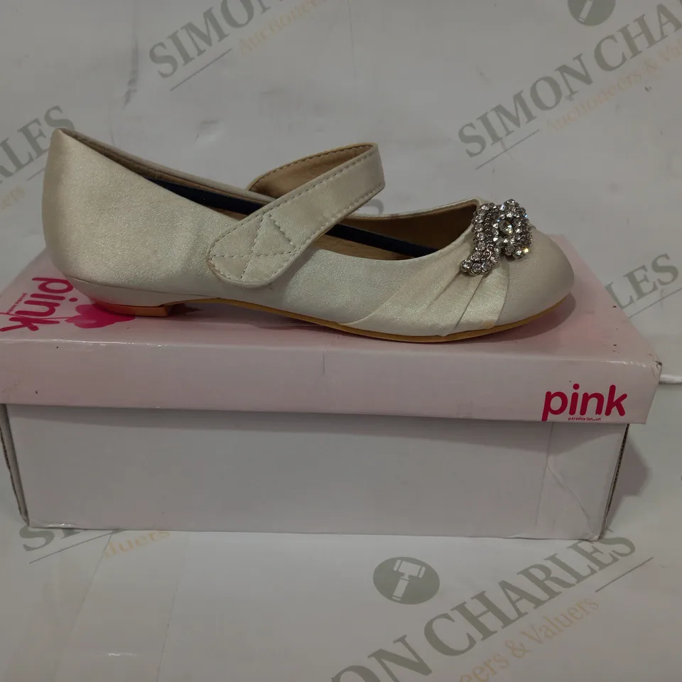 BOXED PAIR OF PINK WENDY IVORY SATIN SHOES W. JEWEL EFFECT EU SIZE 30