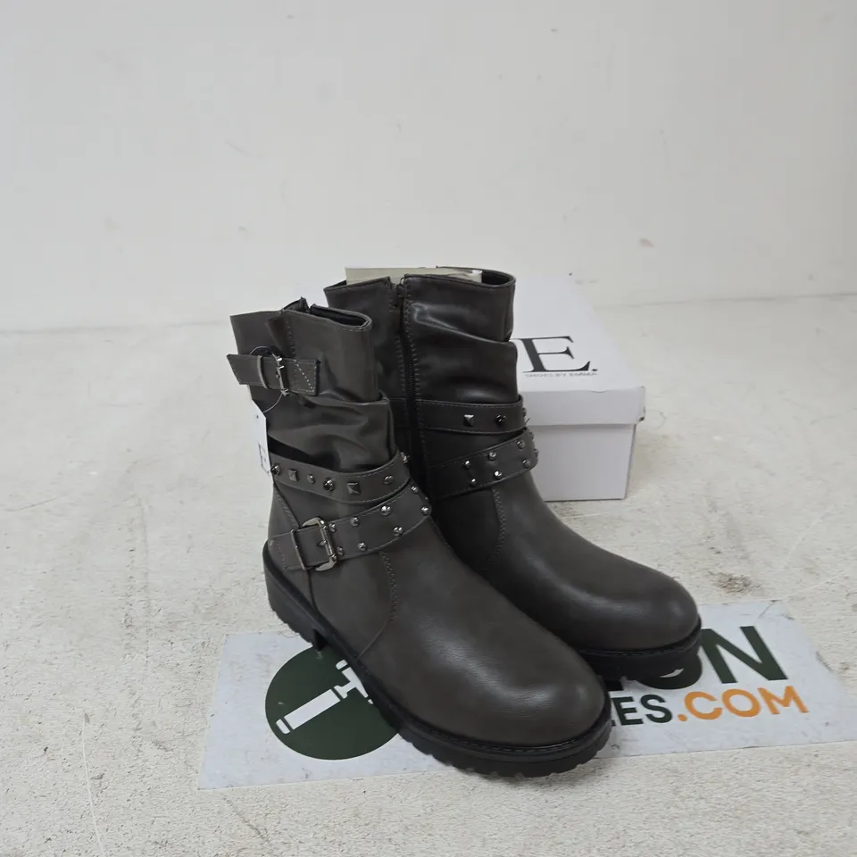F. SHOES BY EMMA ANTONIA GREY BOOTS, UK 6
