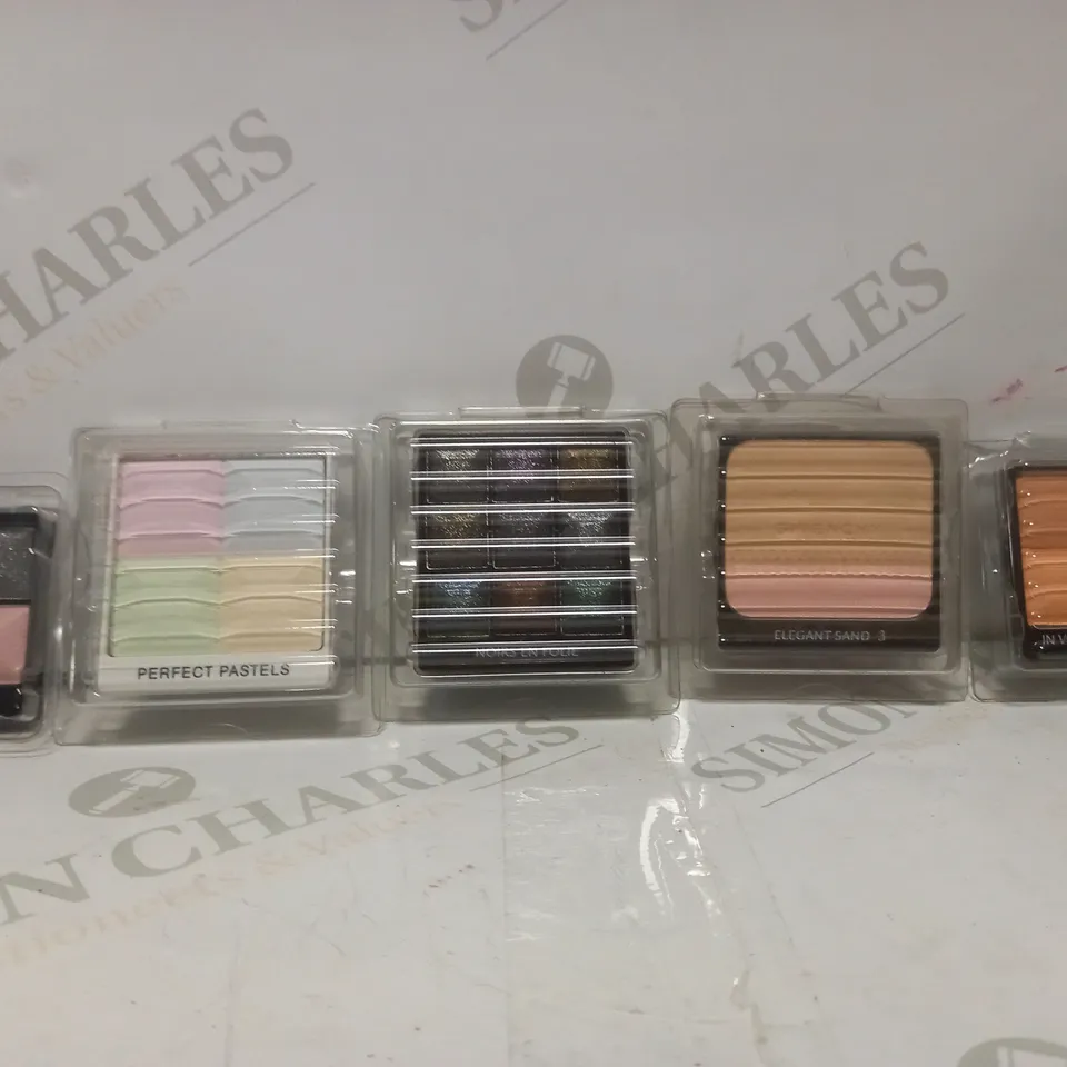 BOX OF APPROX 25 ASSORTED HEALTH AND BEAUTY ITEMS TO INCLUDE - GIVENCHY FRISSON 5 - GIVENCHY PERFECT PASTELS PRISME WHITE - GIVENCHY VENTE INTERDITE IN VOGUE ORANGE 25 ECT