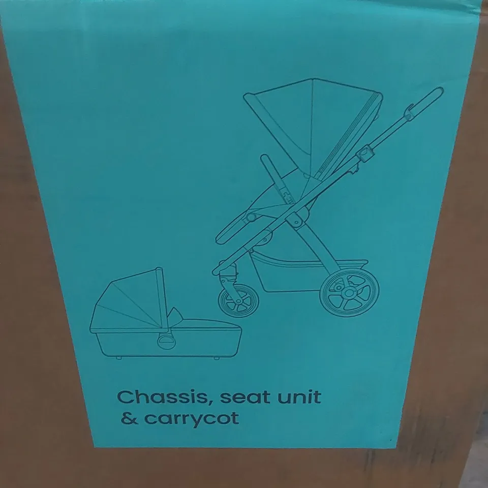 BOXED SILVER CROSS TIDE STROLLER SET - STONE // INCLUDES; CHASSIS, SEAT UNIT, CARRYCOT AND ACCESSORIES (2 BOXES)