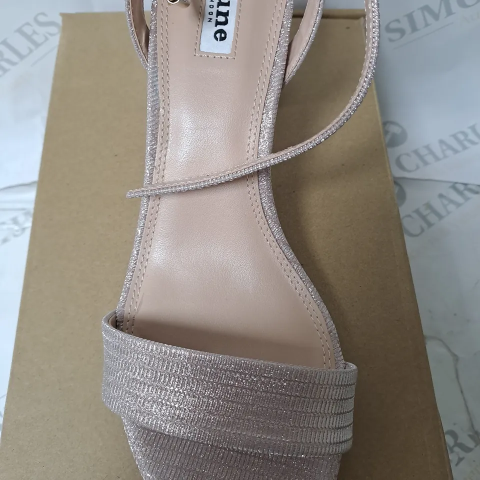 BOXED DUNE LONDON METALLIC-FABRIC BARELY THERE SANDAL SIZE 6 