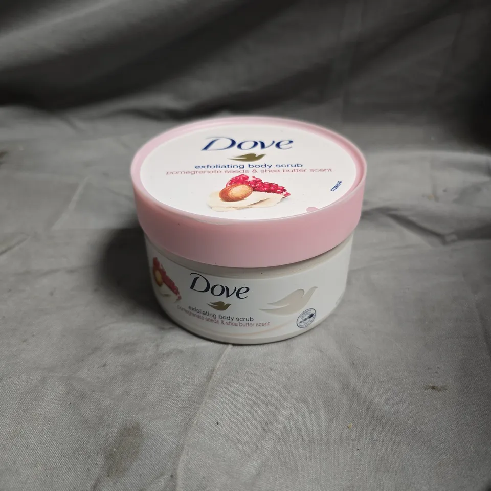 DOVE EXFOLIATING BODY SCRUB – POMEGRANATE SEEDS & SHEA BUTTER SCENT