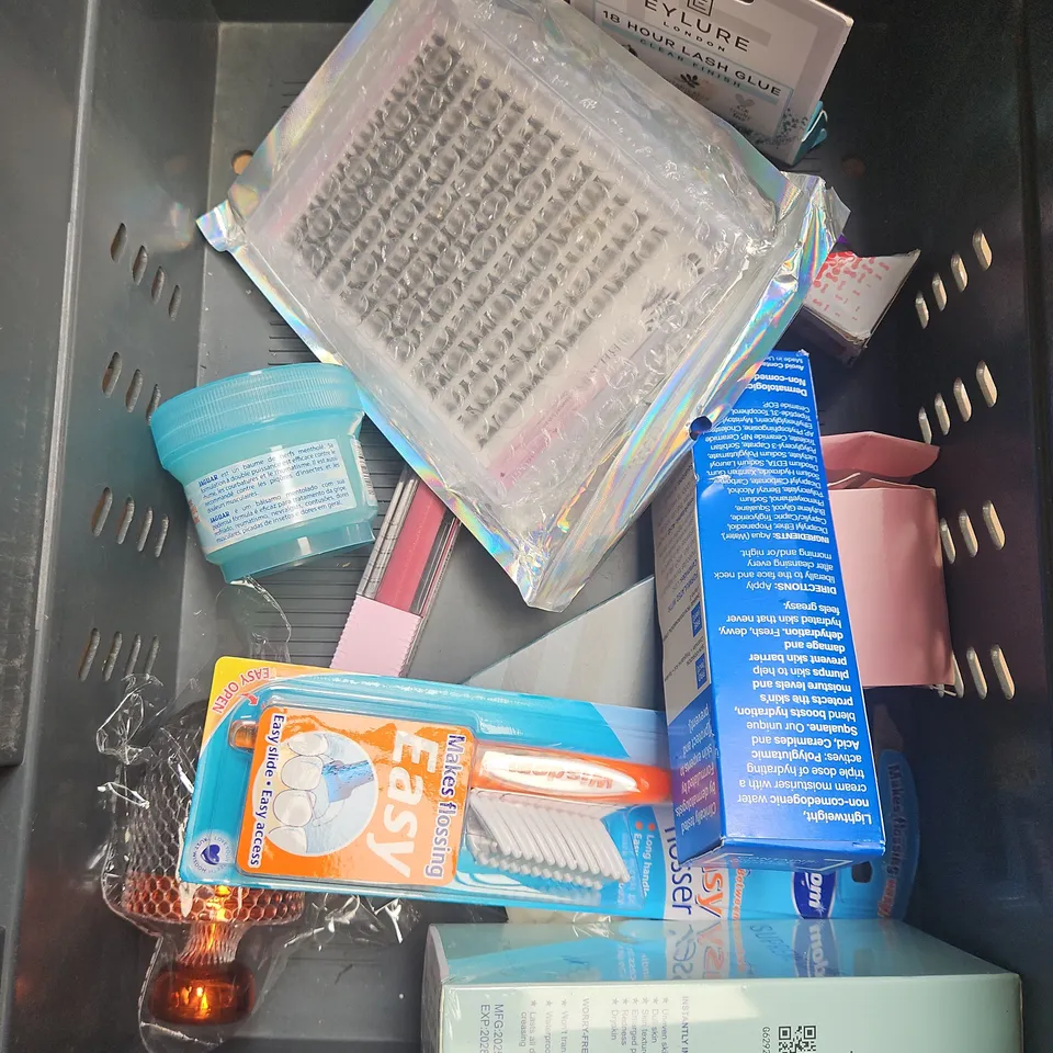 APPROXIMATEY 20 HEALTH AND BEAUTY PRODUCTS TO INCLUDE - DERMATICA HYALURONIC ACID + VIT B5 SERUM - ELF CAMO CONCEALER - DR SQUATCH SOAP - ETC