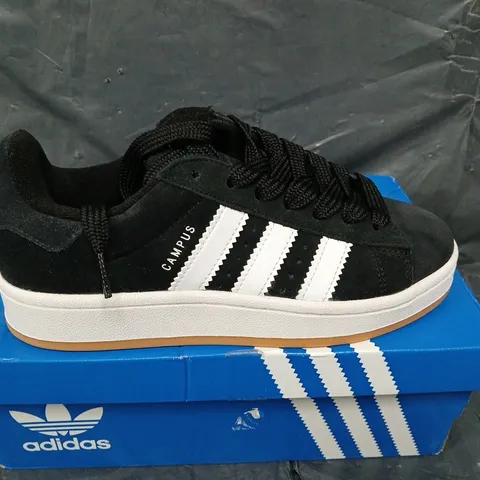 BOXED PAIR OF ADIDAS CAMPUS 00S - JUNIORS - UK SIZE 4