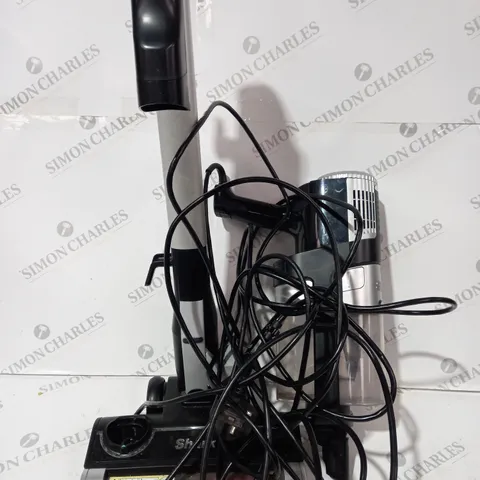 BOXED SHARK STRATOS ANTI HAIR WRAP PET PRO VACUUM CLEANER HZ3000UKT