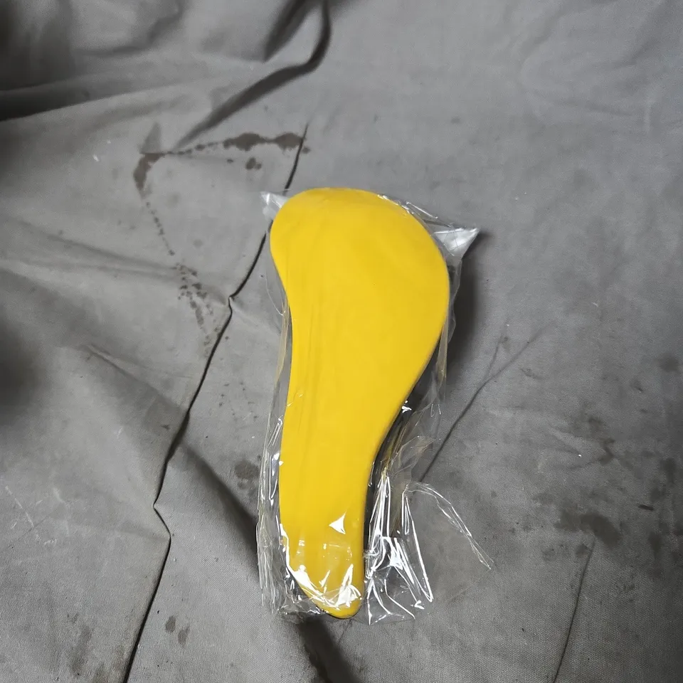 BOX OF APPROXIMATELY 18 BLACK CURVED BRISTLE BRUSH YELLOW HANDLE 