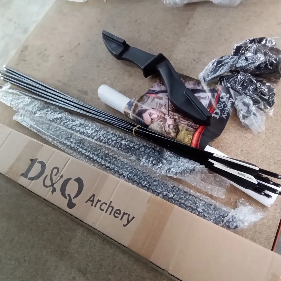 BOXED D&Q ARCHERY SET 