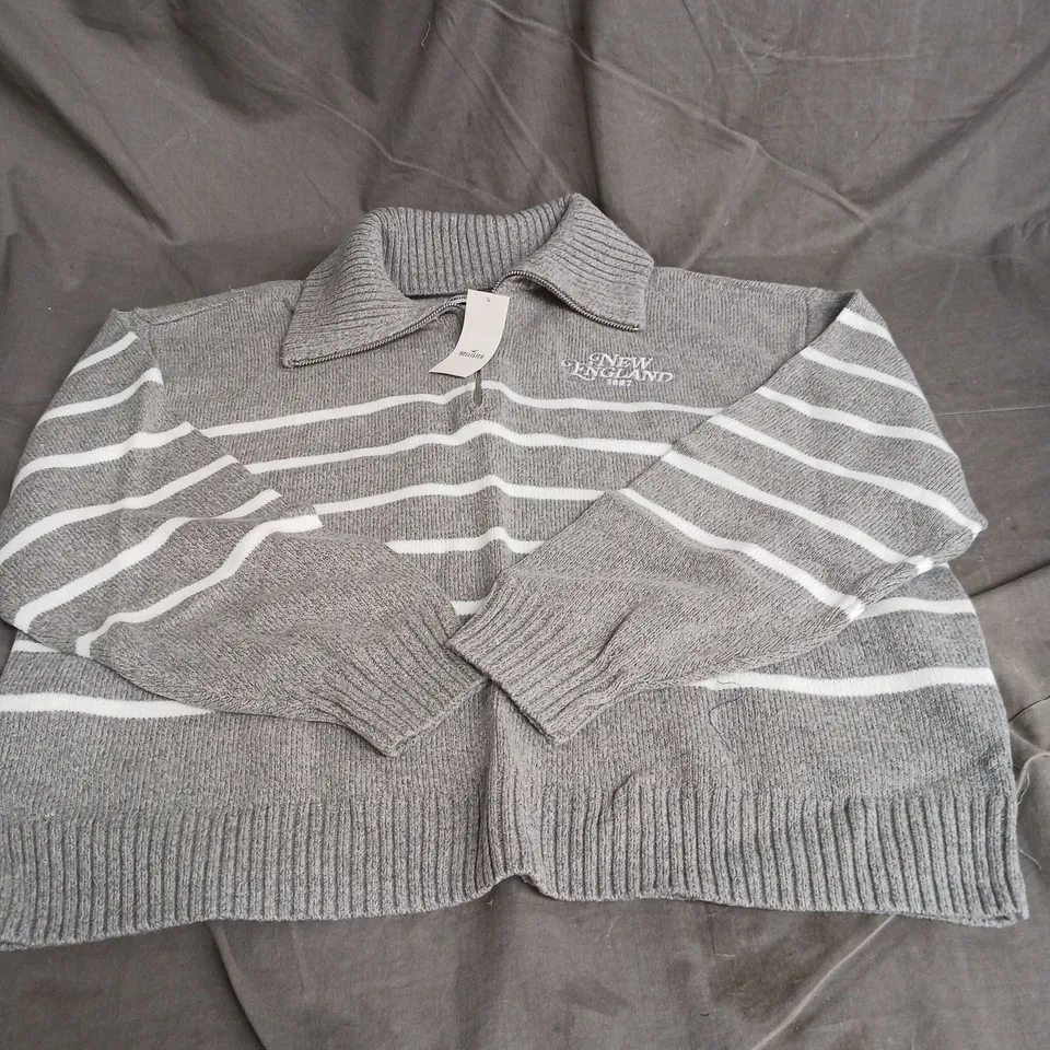 HOLLISTER 1/4 ZIP KNIT STRIPE SWEATER IN GREY SIZE M