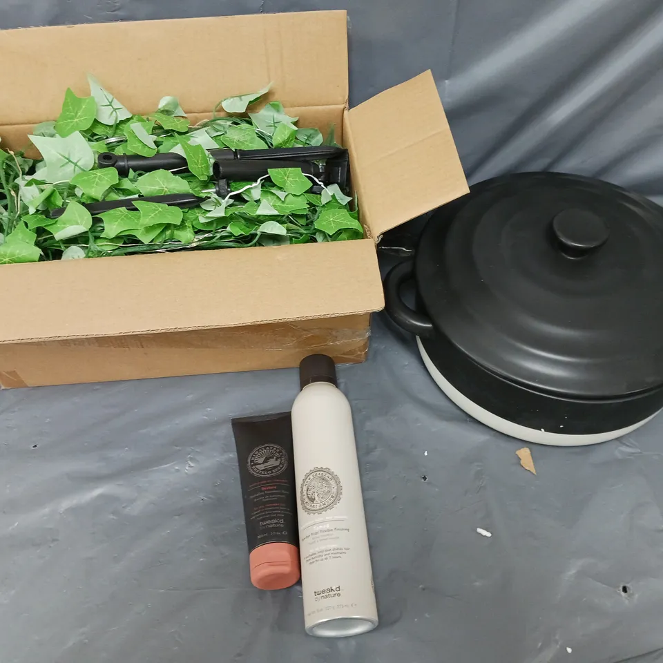 APPROXIMATELY 5 ASSORTED HOUSEHOLD/BEAUTY PRODUCTS TO INCLUDE LED FAUX IVY CURTAIN DECORATION, HOT POT PAN, RESTORE TREATMENT BALM ETC 