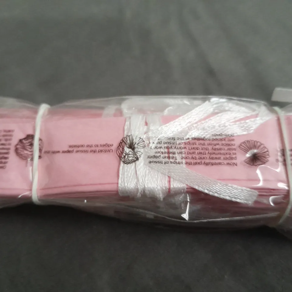 LOT OF APPROXIMATELY 4000 5" TISSUE PAPER DECORATION - MIXED COLOURS