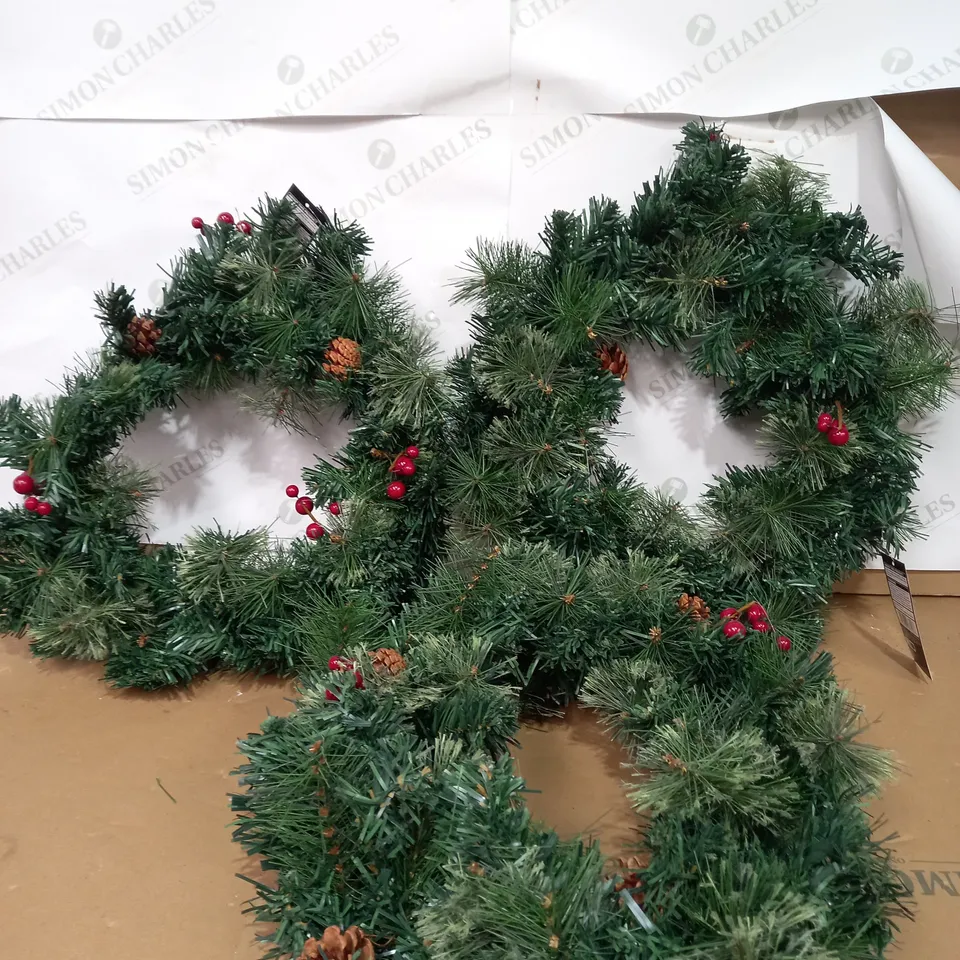 FESTIVE 20 INCH CASHMERE MIXED WREATHS