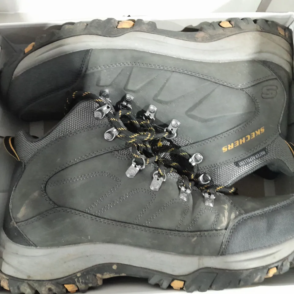 MENS SKECHERS HIKING BOOTS SIZE 10 