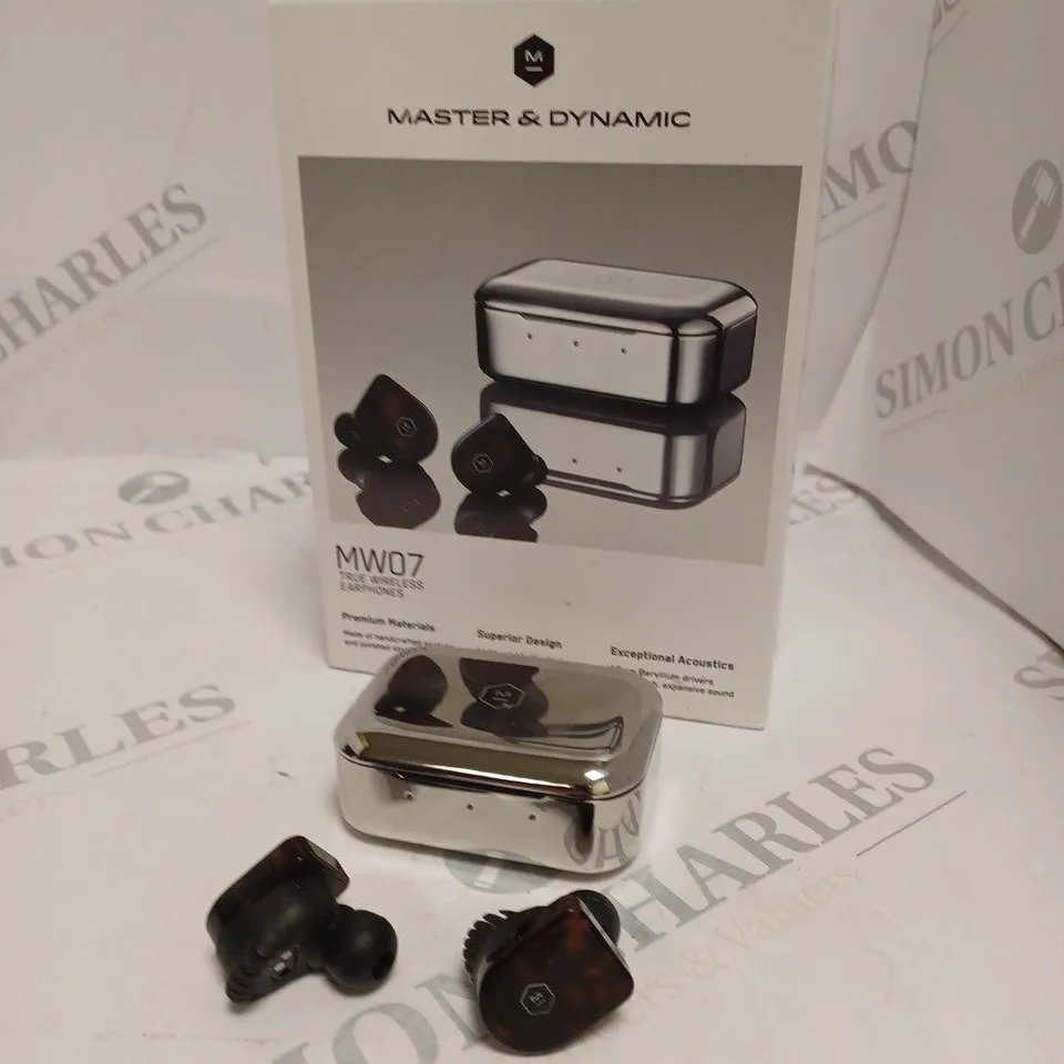 BOXED MASTER & DYNAMIC MW07 TRUE WIRELESS EARPHONES 