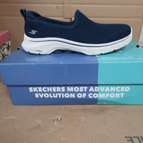 SKECHERS GO WALK 7 TRAINERS BLUE SIZE 4